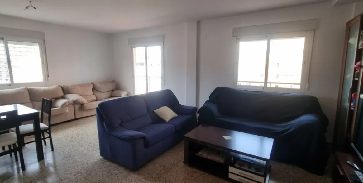 Sale of middle floor apartment in Fuengirola 5