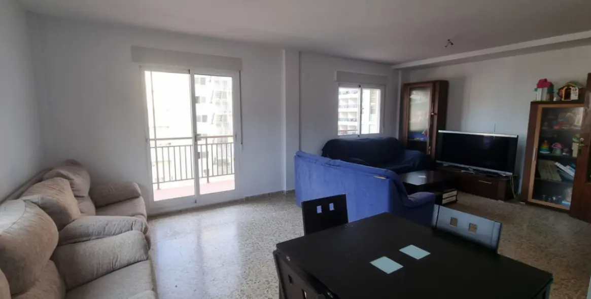 Sale of middle floor apartment in Fuengirola 6