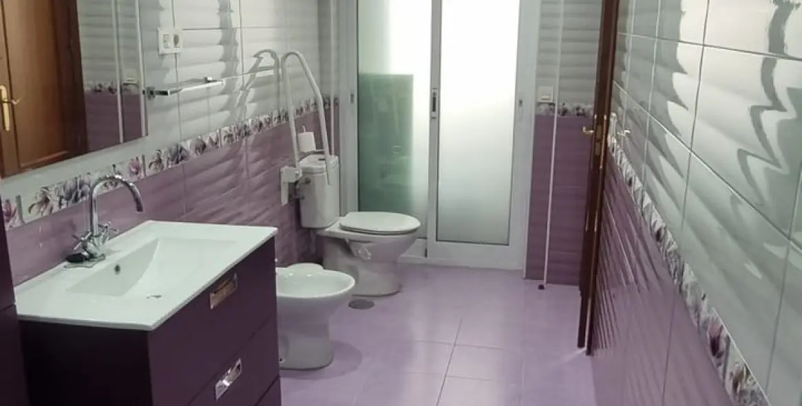 Sale of middle floor apartment in Fuengirola 13