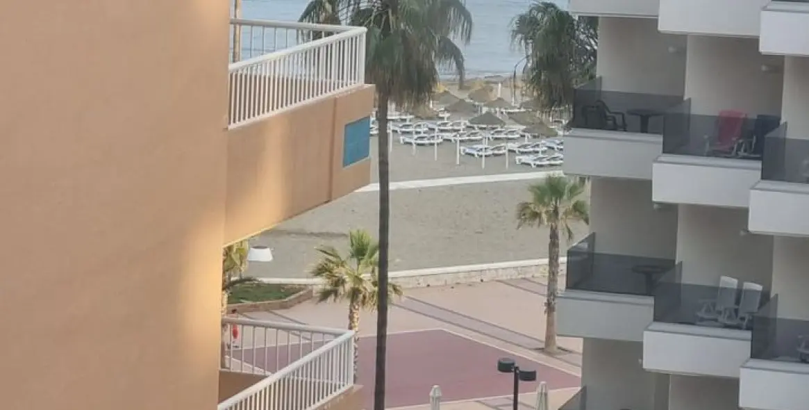 Sale of middle floor apartment in Fuengirola 15