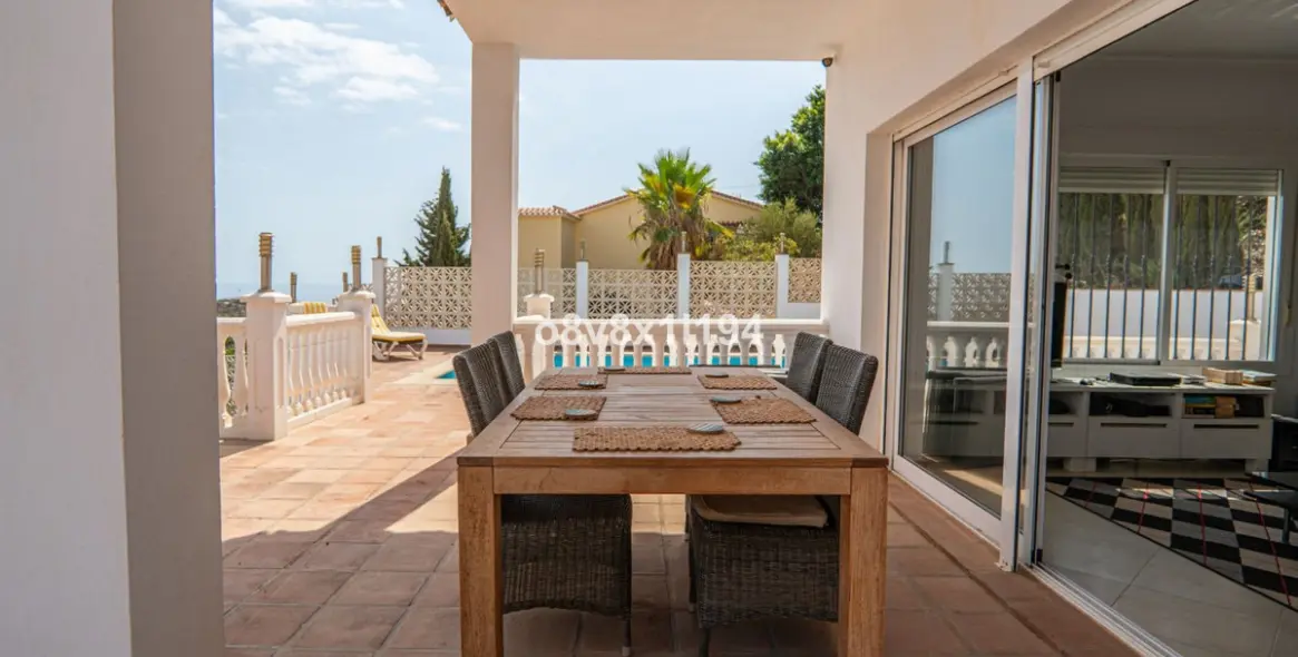 Продажа  отдельно стоящей виллы в Benajarafe 3