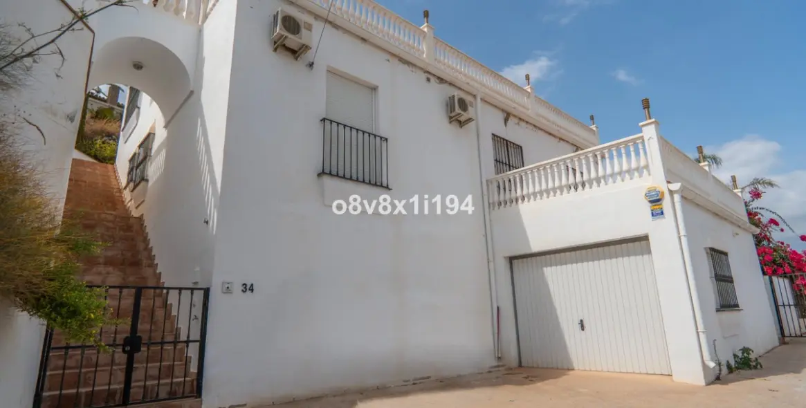 Продажа  отдельно стоящей виллы в Benajarafe 7