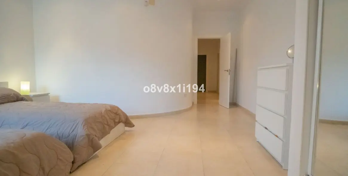 Продажа  отдельно стоящей виллы в Benajarafe 19