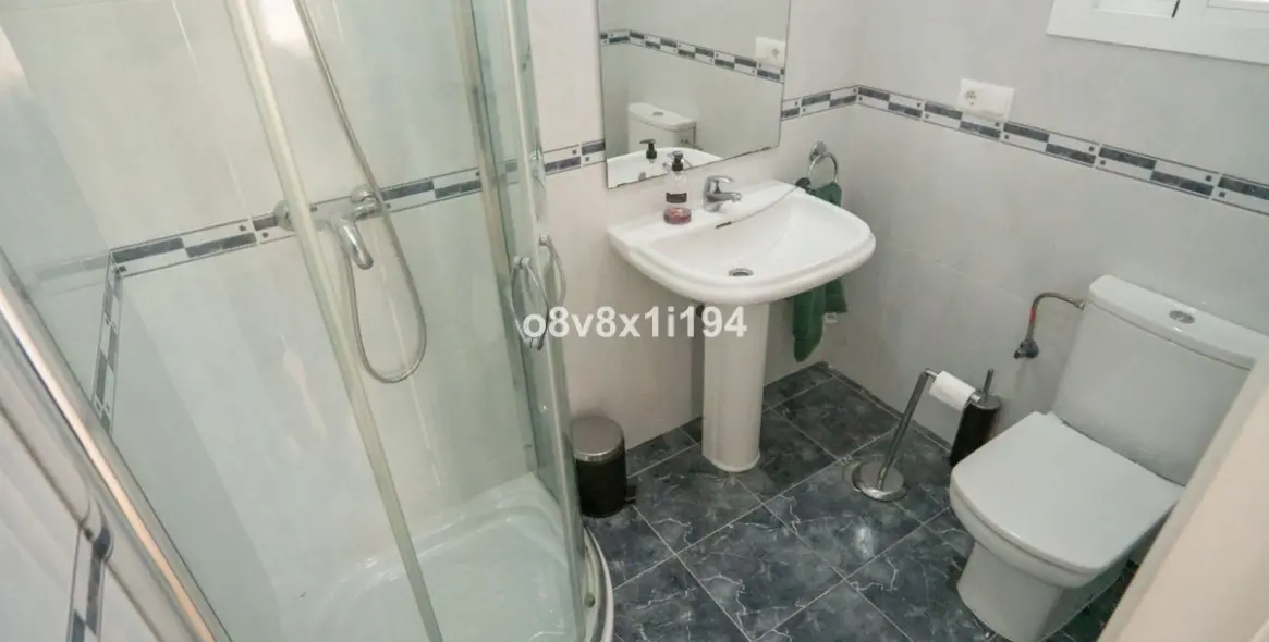 Sale of detached villa in Benajarafe 23