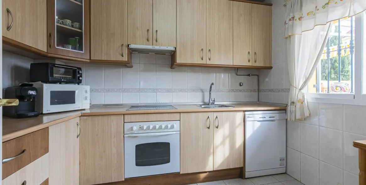 Sale of townhouse in Marbella (district Marbella) 10