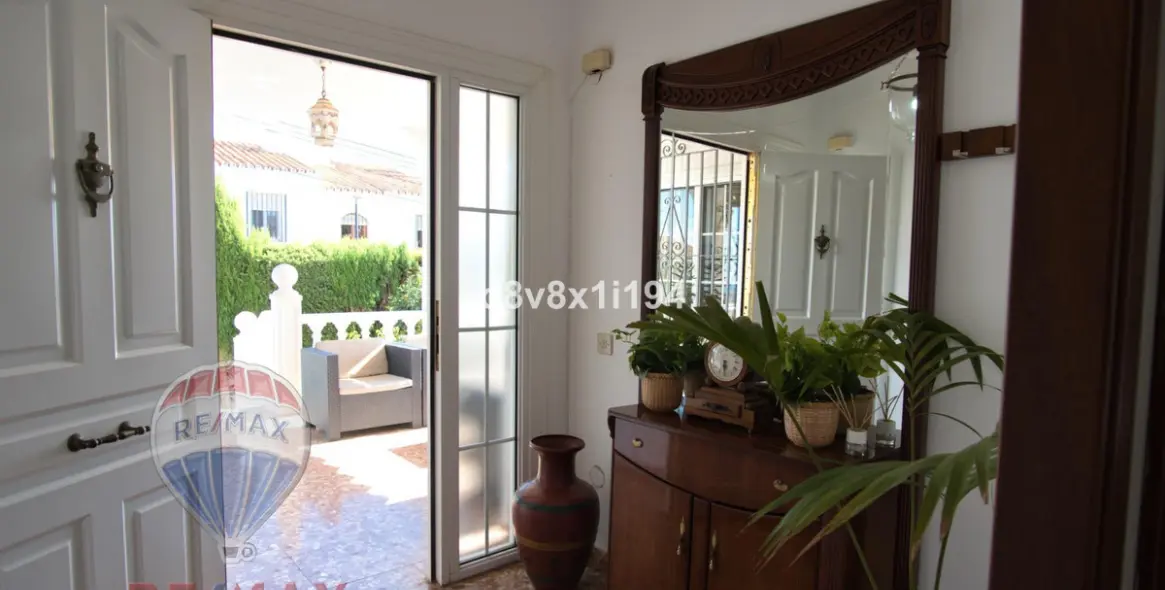 Sale of detached villa in Cotomar 6
