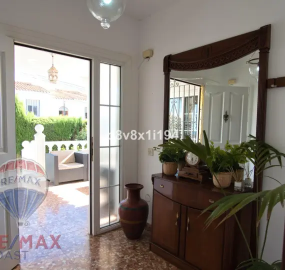 Sale of detached villa in Cotomar