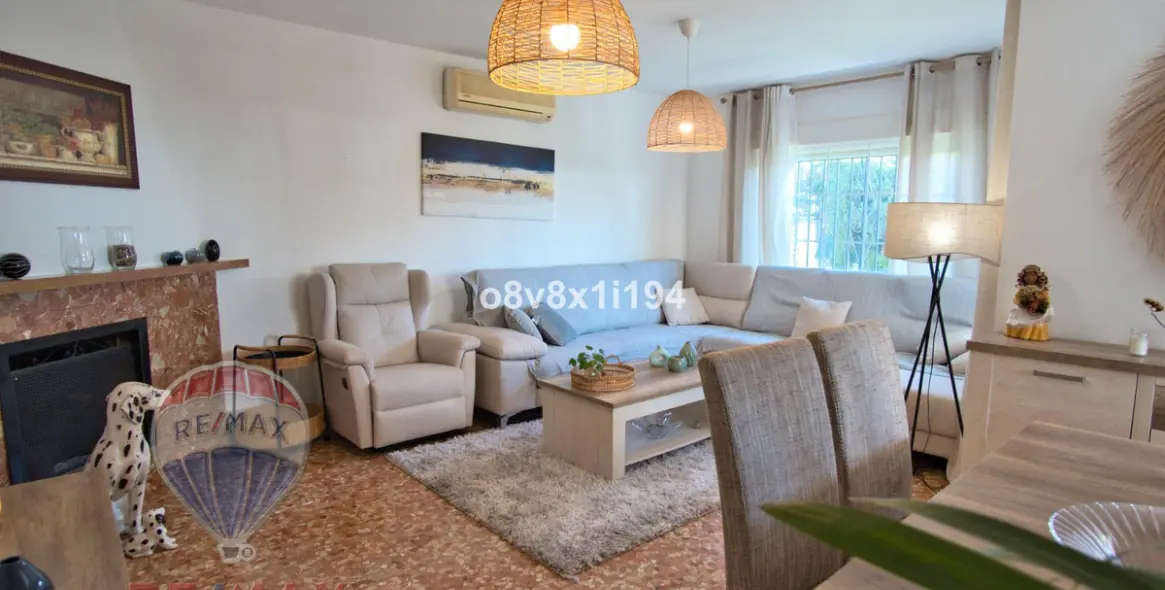 Sale of detached villa in Cotomar 13