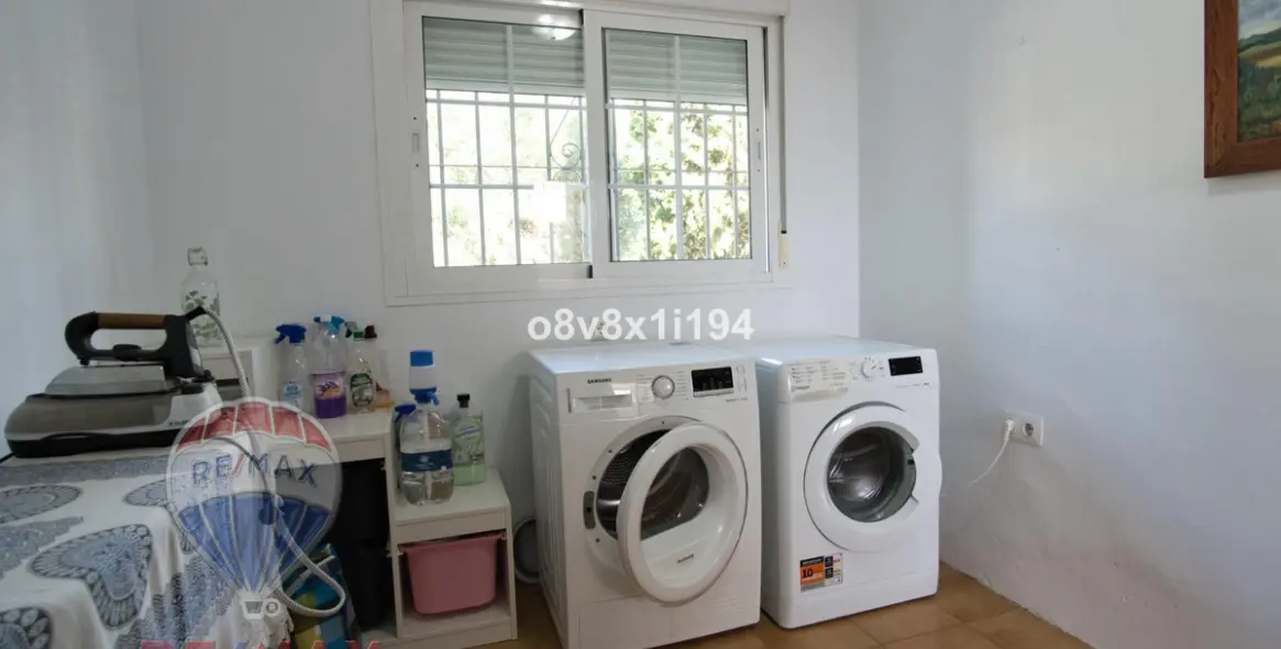 Sale of detached villa in Cotomar 18