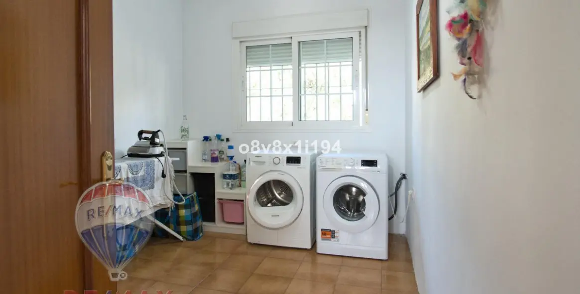 Sale of detached villa in Cotomar 19