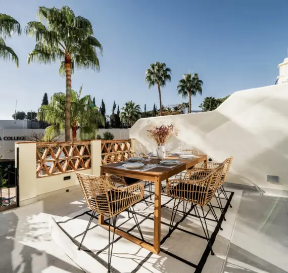 Таунхаус R5242147