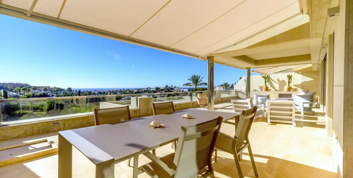 Sale of middle floor apartment in Nueva Andalucía 2