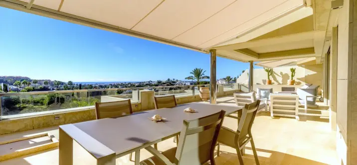 Sale of middle floor apartment in Nueva Andalucía 1