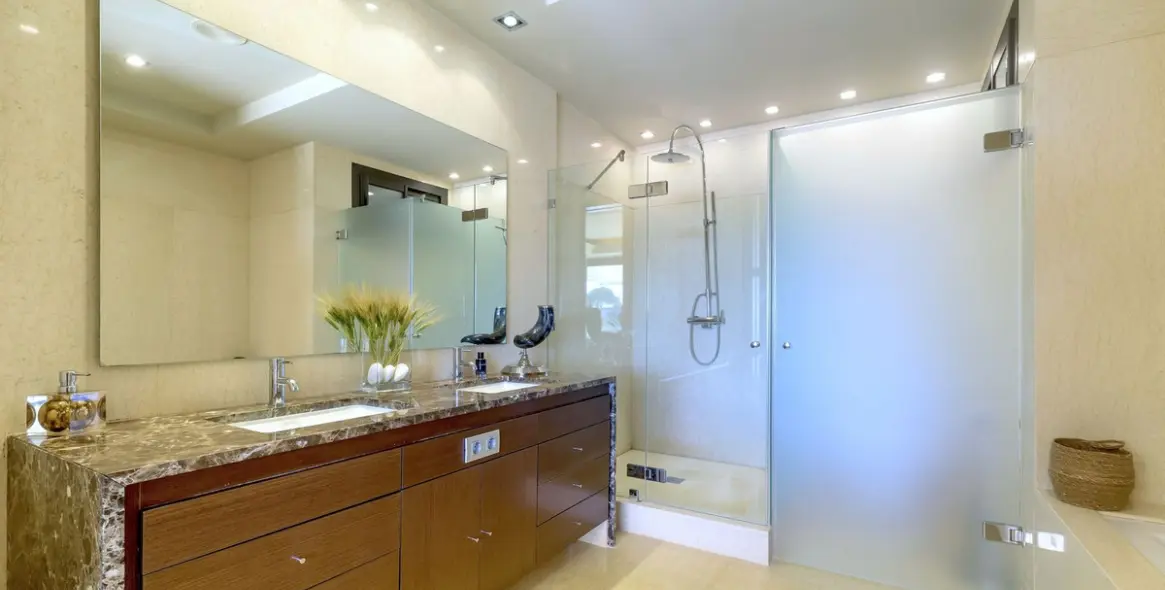 Sale of middle floor apartment in Nueva Andalucía 8