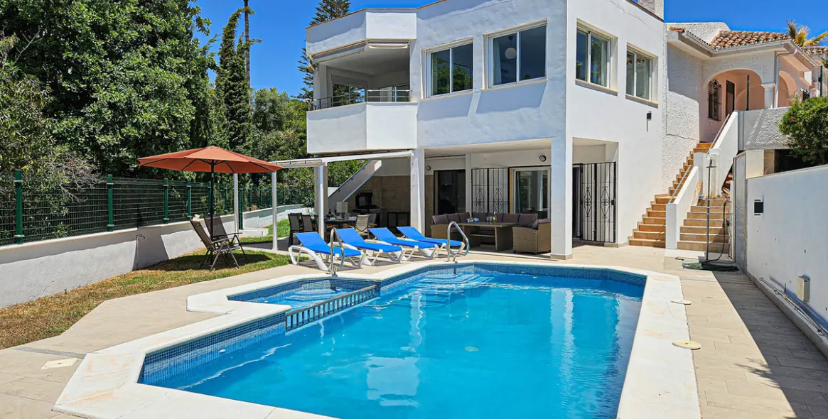 Продажа  отдельно стоящей виллы в Riviera del Sol 2