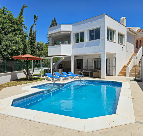 Venta de villa independiente en Riviera del Sol