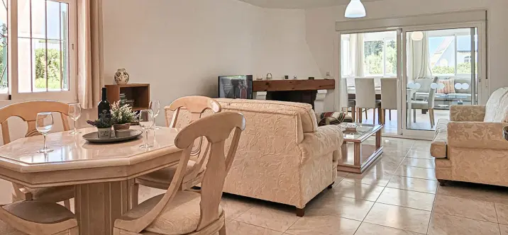 Venta de villa independiente en Riviera del Sol 2