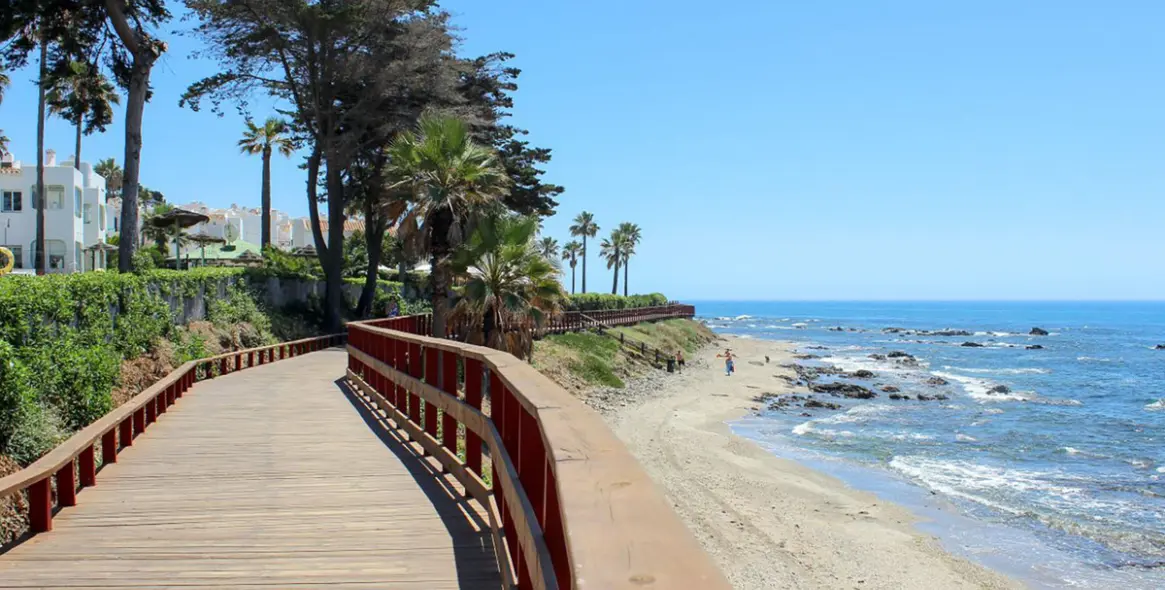 Sale of detached villa in Riviera del Sol 28