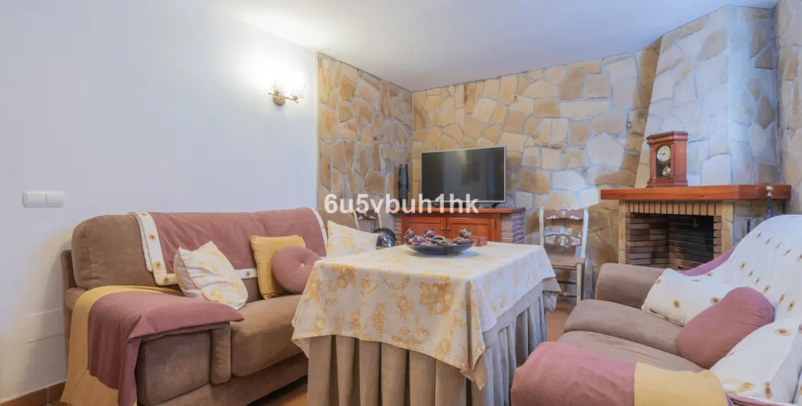 Sale of semi-detached house in Fuengirola 32