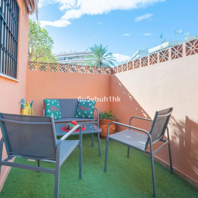 Продажа дома на две семьи в Fuengirola