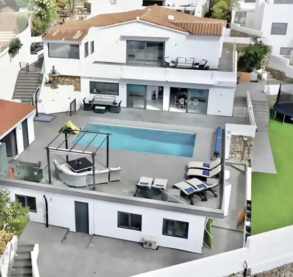 Detached villa R5236207