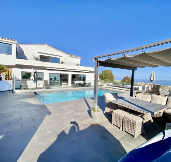 Detached villa R5236207