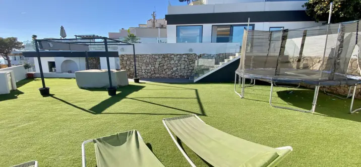 Detached villa R5236207 2