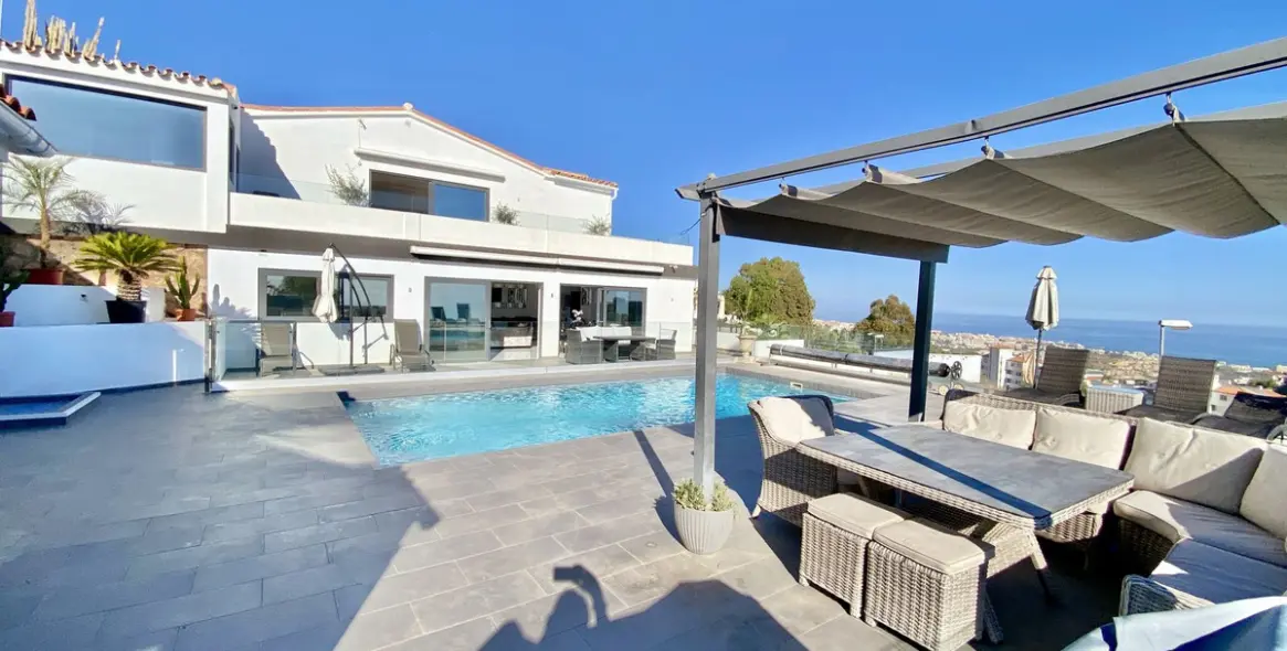 Sale of detached villa in Benalmadena Pueblo 2