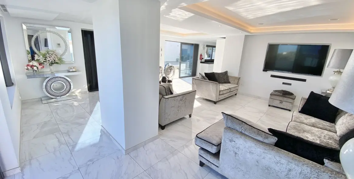 Sale of detached villa in Benalmadena Pueblo 7