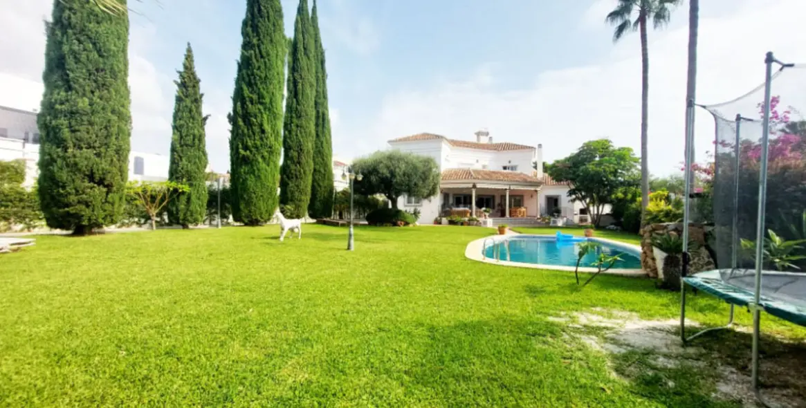 Sale of detached villa in Benalmadena Costa 2