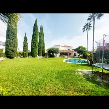 Продажа  отдельно стоящей виллы в Benalmadena Costa