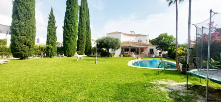 Продажа  отдельно стоящей виллы в Benalmadena Costa 1