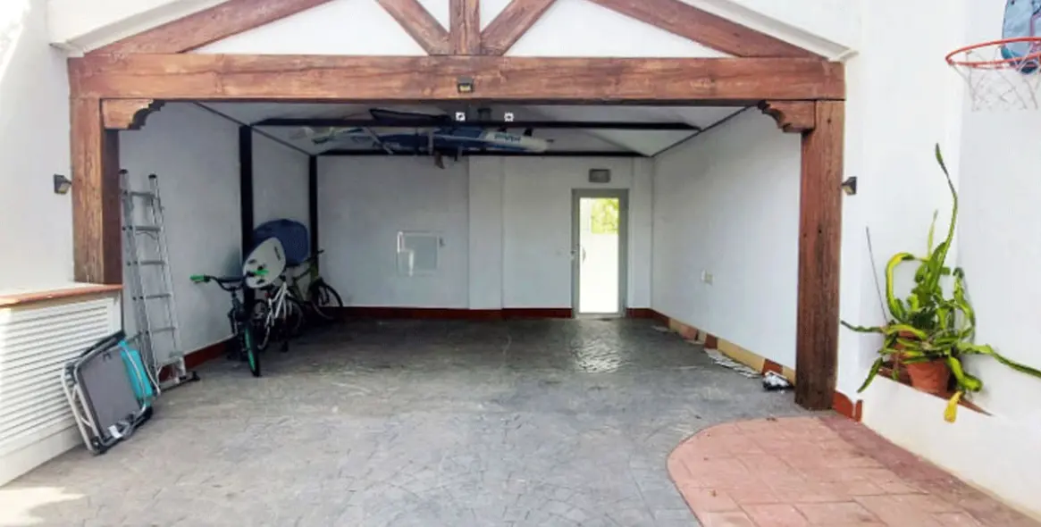 Sale of detached villa in Benalmadena Costa 35