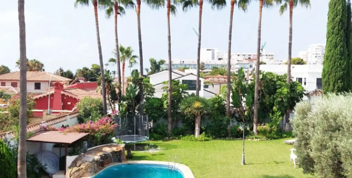Sale of detached villa in Benalmadena Costa 36
