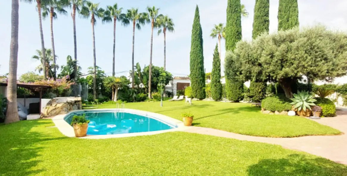 Sale of detached villa in Benalmadena Costa 42