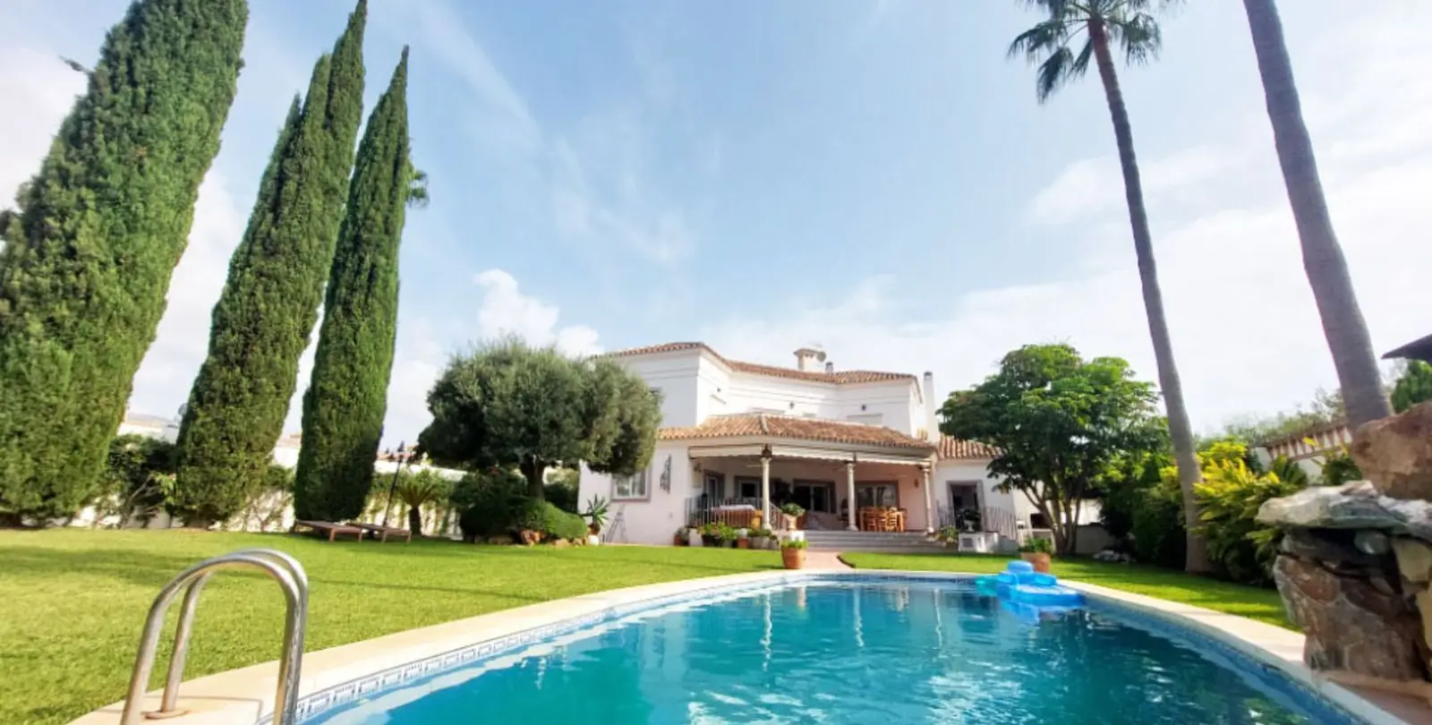 Продажа  отдельно стоящей виллы в Benalmadena Costa 38