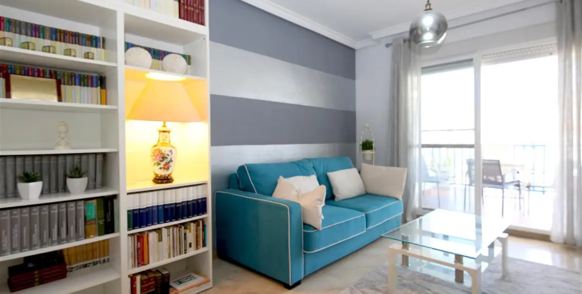 Short-term rent of middle floor apartment in Estepona 4