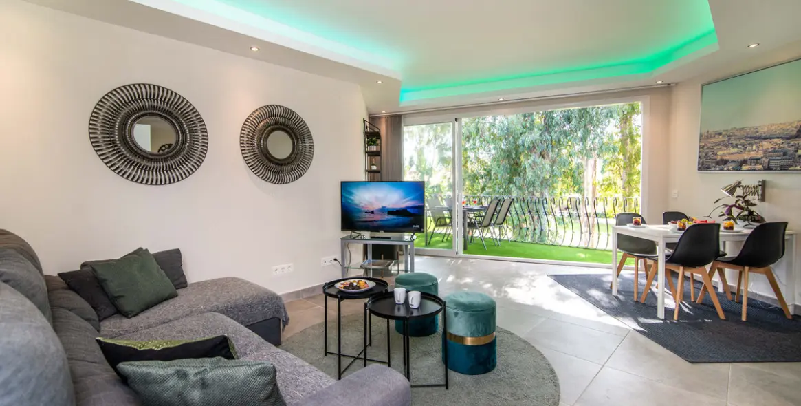 Long-term rent of middle floor apartment in Marbella (district Puerto Banús) 1