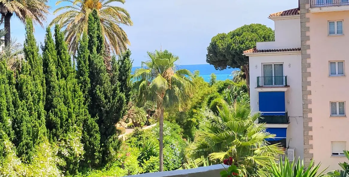 Краткосрочная аренда апартаментов на среднем этаже в Puerto Banús 13