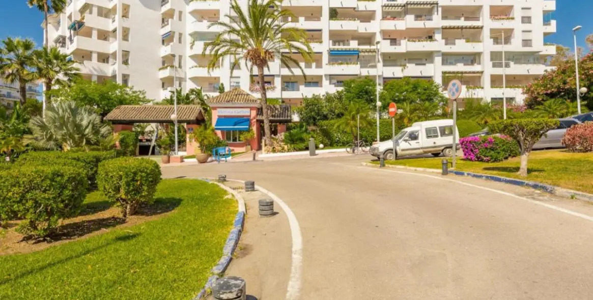 Краткосрочная аренда апартаментов на среднем этаже в Puerto Banús 14