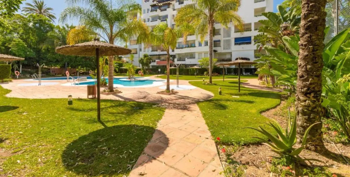 Краткосрочная аренда апартаментов на среднем этаже в Puerto Banús 15