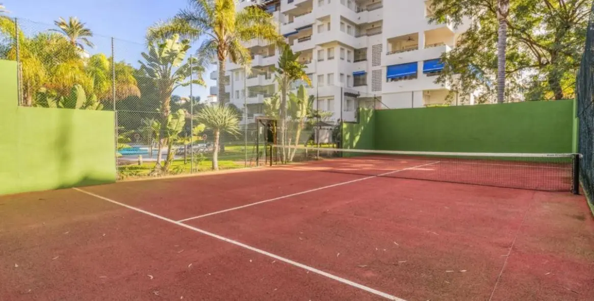 Краткосрочная аренда апартаментов на среднем этаже в Puerto Banús 22