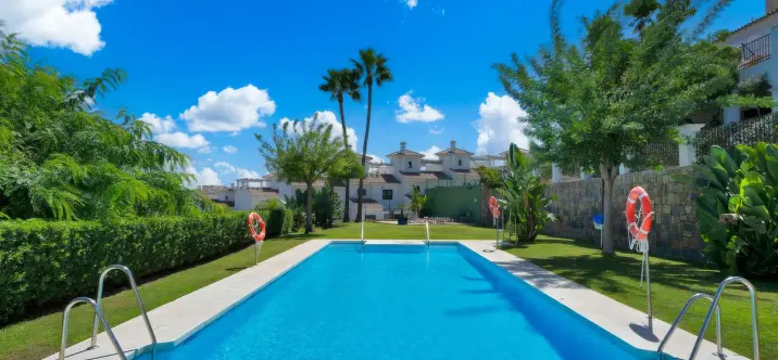 Long-term rent of townhouse in El Paraiso 0