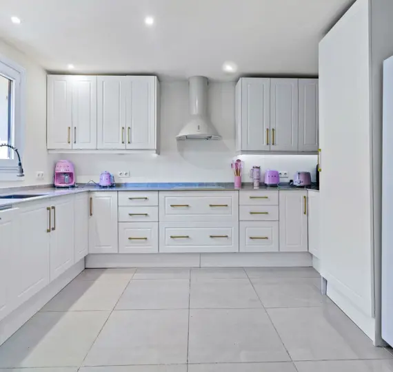 Long-term rent of townhouse in El Paraiso