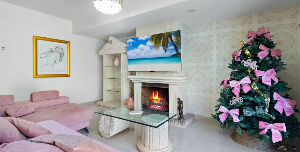 Long-term rent of townhouse in El Paraiso 7