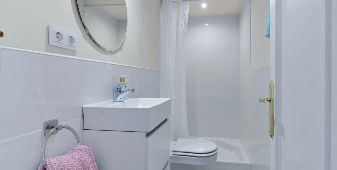 Long-term rent of townhouse in El Paraiso 9