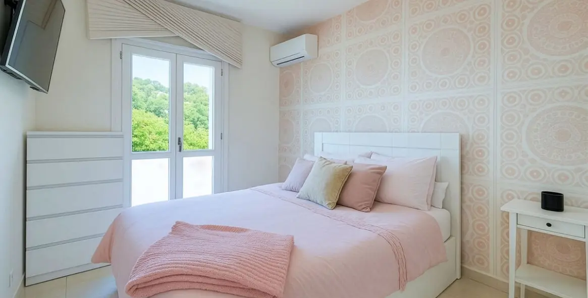 Long-term rent of townhouse in El Paraiso 17