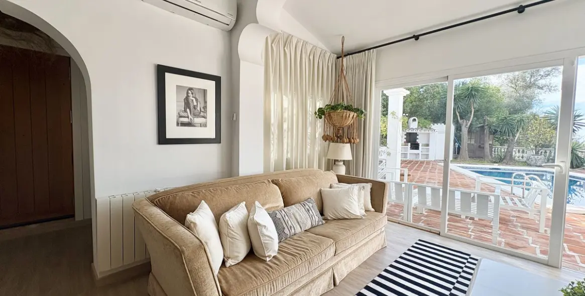 Long-term rent of detached villa in El Rosario 11