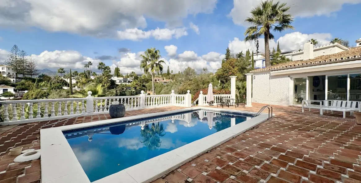 Long-term rent of detached villa in El Rosario 2