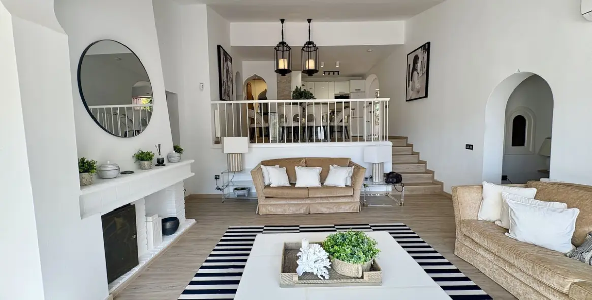 Long-term rent of detached villa in El Rosario 8